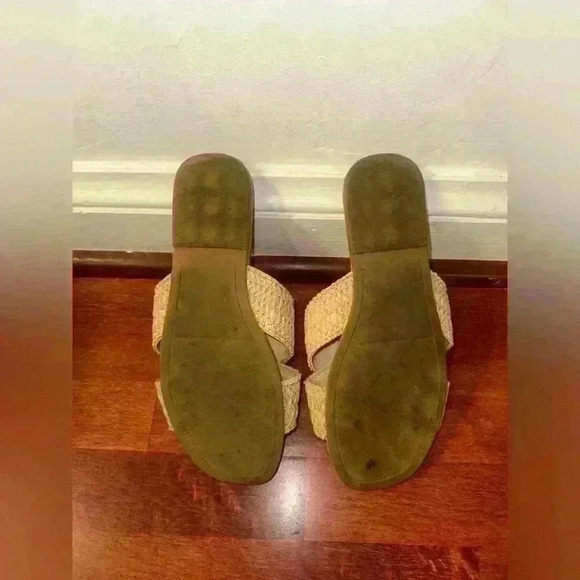 Old Navy Straw Woven Strap Slode on Sandals - Picture 2 of 2